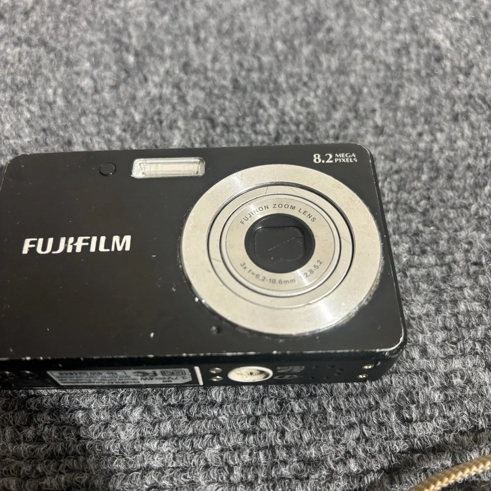 Fujifilm Finepix J10 PARTS ONLY *Screen Damage* Read Description